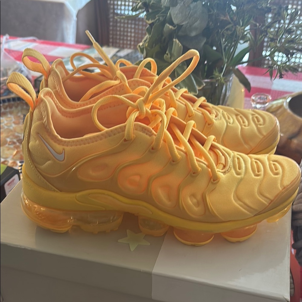 Nike Yellow Air Max Plus Sneakers Bold Design